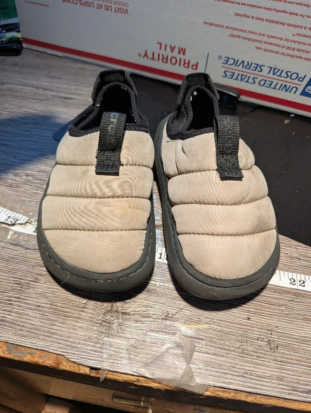 Crocs Classic Puff Mocs in a neutral‎ beige Children's Size 10